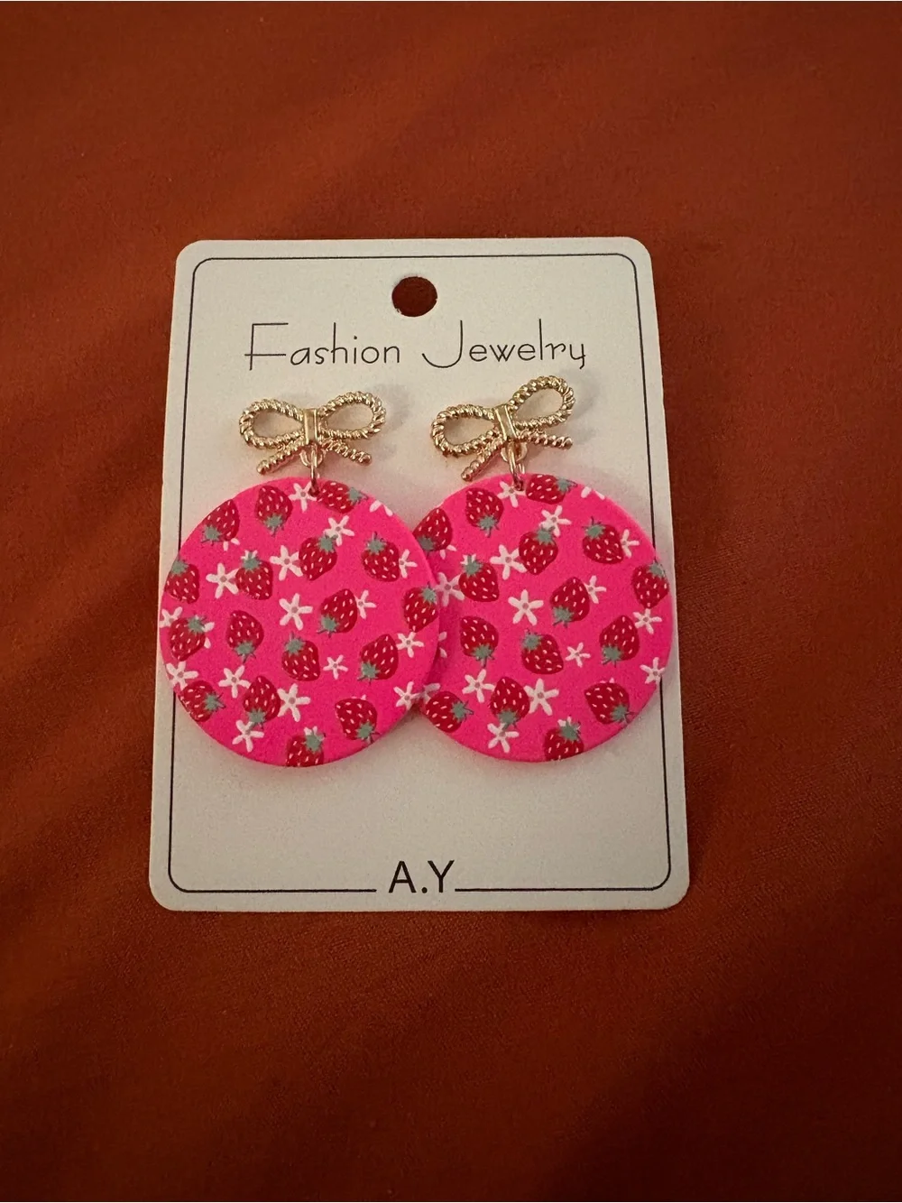 N/A pink round